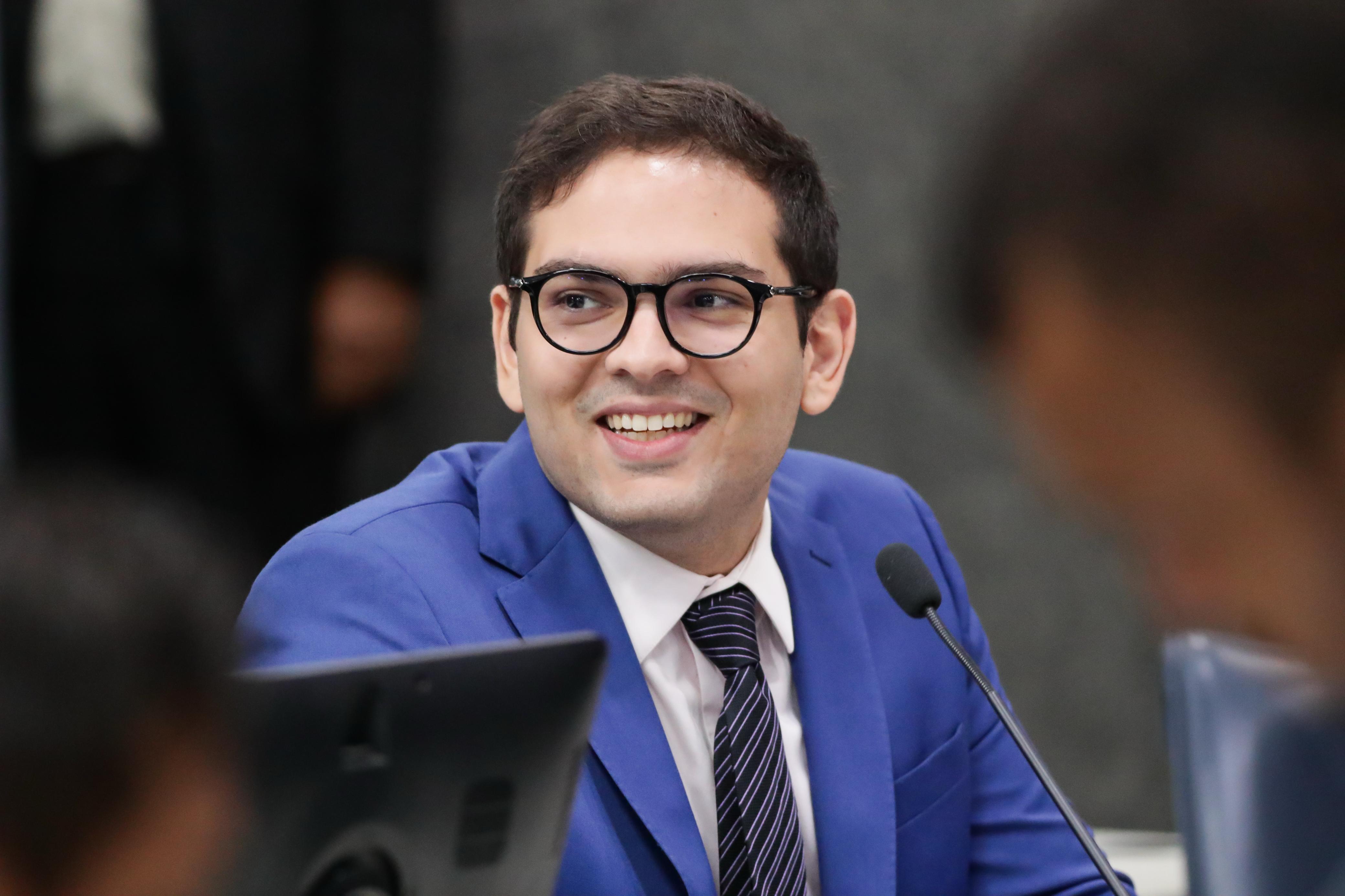 Prefeitura sanciona projeto que autoriza empresas nomearem espaços públicos em Teresina