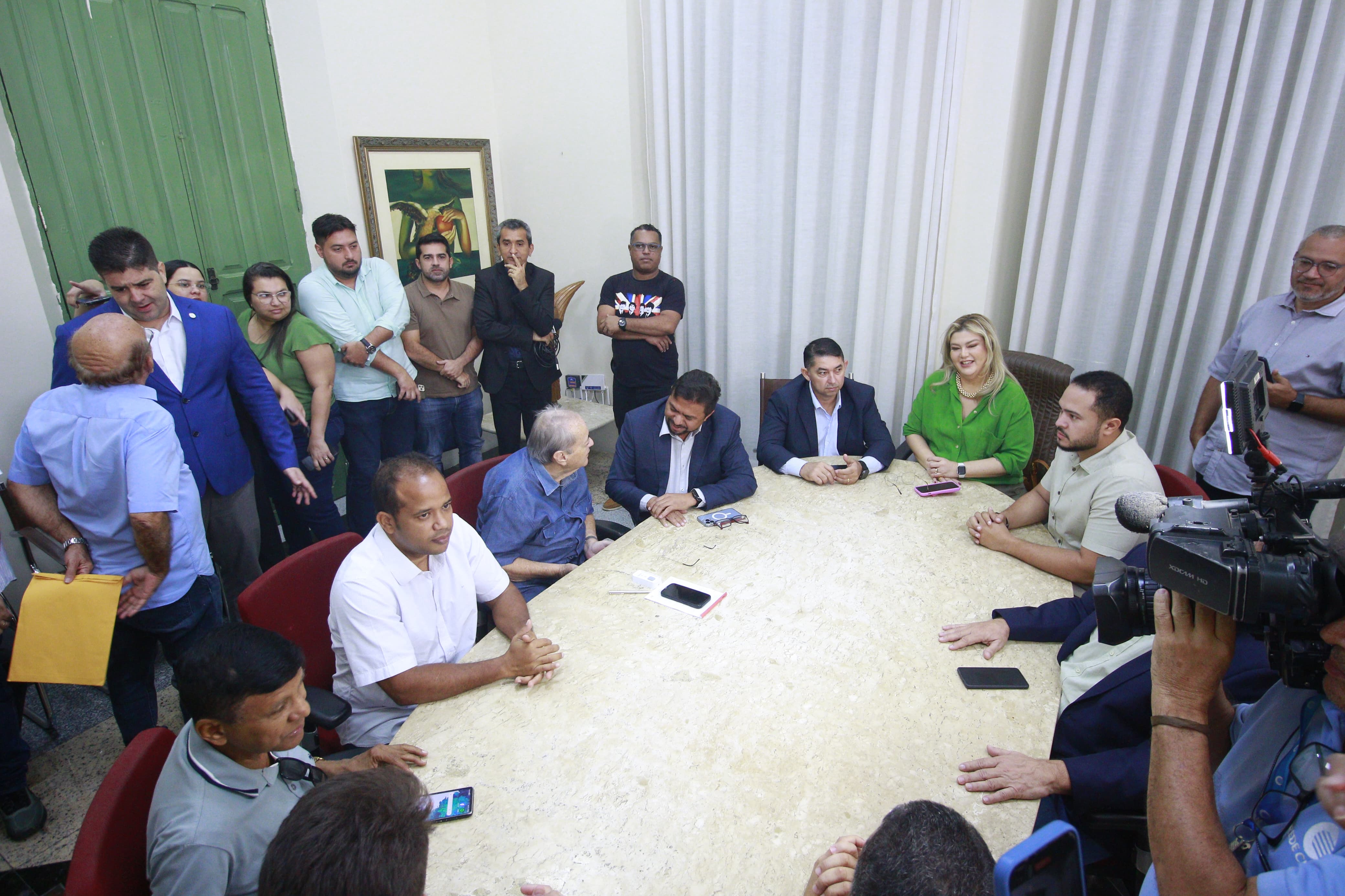 Dois novos aterros sanitários são anunciados por vereadores em reunião com a Prefeitura