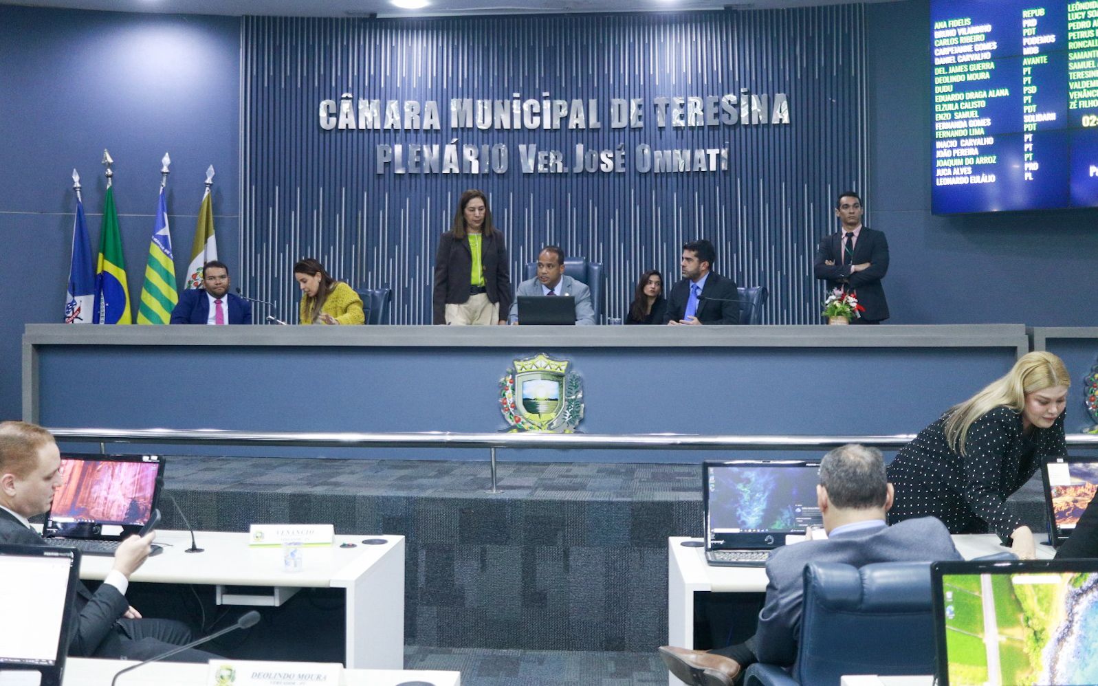 Câmara de Teresina aprova reajuste de 5,35% a servidores e inclui grupo operacional